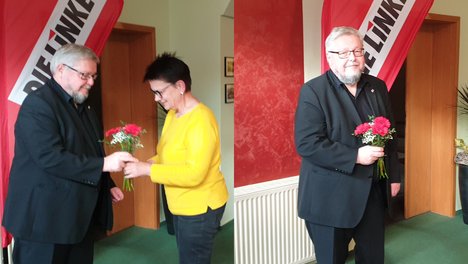 Collage aus zwei Fotos: Sabine Ott überreicht Thomas Domres einen Strauß Blumen - Thomas Domres mit Blumenstrauß